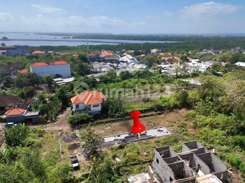 Tanah di Lingkungan Villa dan Hotel dengan Pemandangan Laut - Image 1 of 4