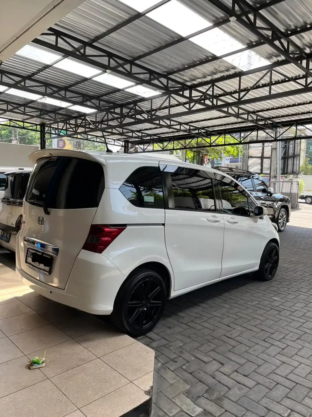 Honda Freed E 2012 putih - Image 5 of 10
