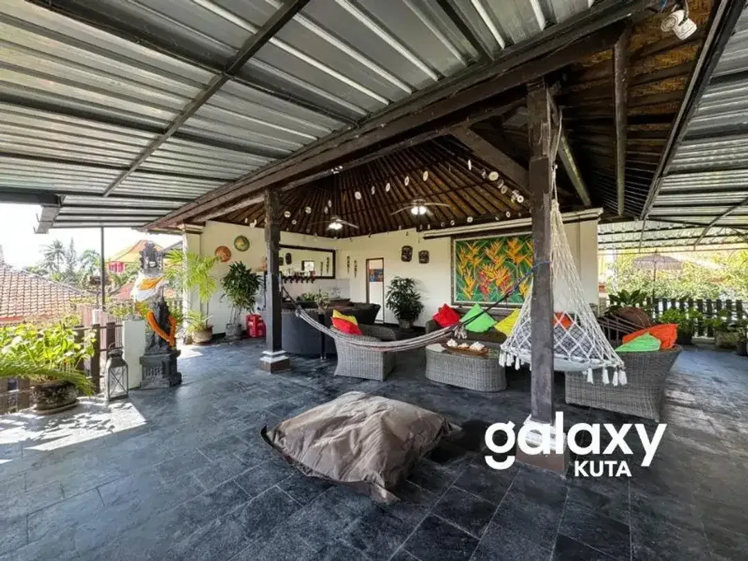DIJUAL RUMAH SEMI VILLA 2 LANTAI + ROOFTOP DENGAN VIEW PERKOTAAN DI TUBAN BADUNG - Image 4 of 10