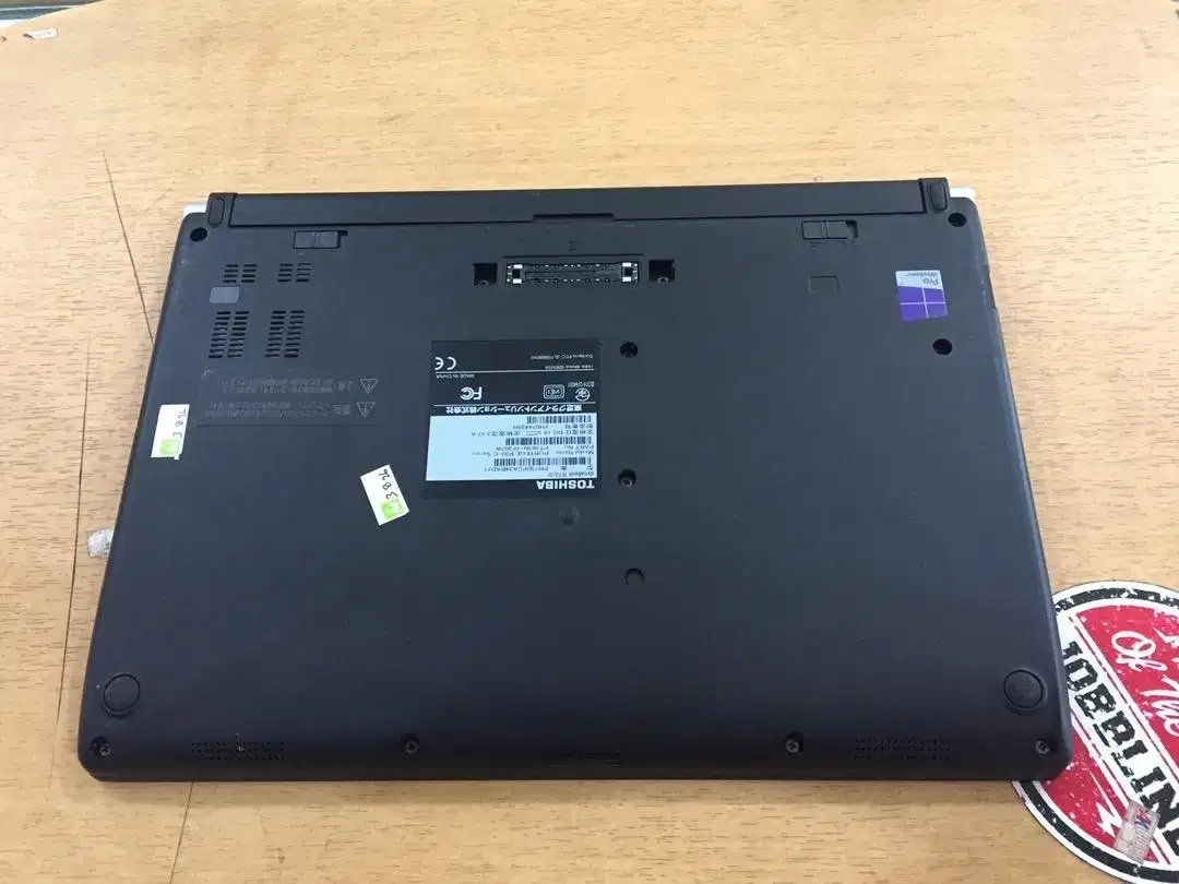 Laptop Toshiba Portege R30C Core i3Gen6 Ram 8GB SSD 128GB Slim Ringan - Image 8 of 10