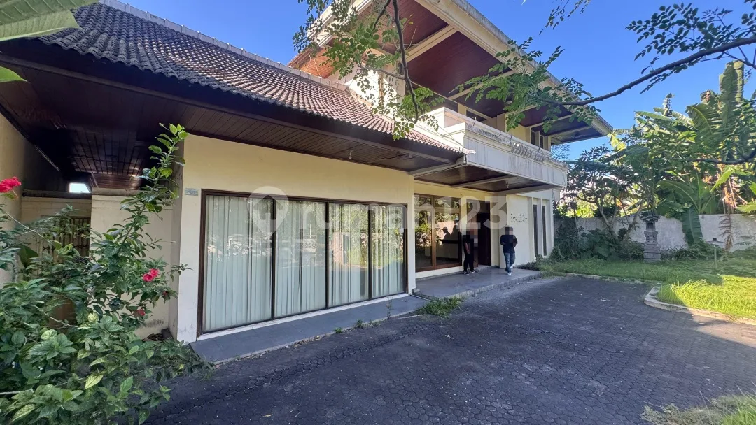 Rumah Sewa di Raya Puputan Renon # Sanur Plaza Renon Hayam Wuruk - Image 1 of 4