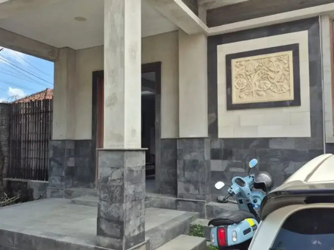 RUMAH SEMI VILLA TENGAH KOTA DI PULAU AYU DENPASAR - Image 1 of 10