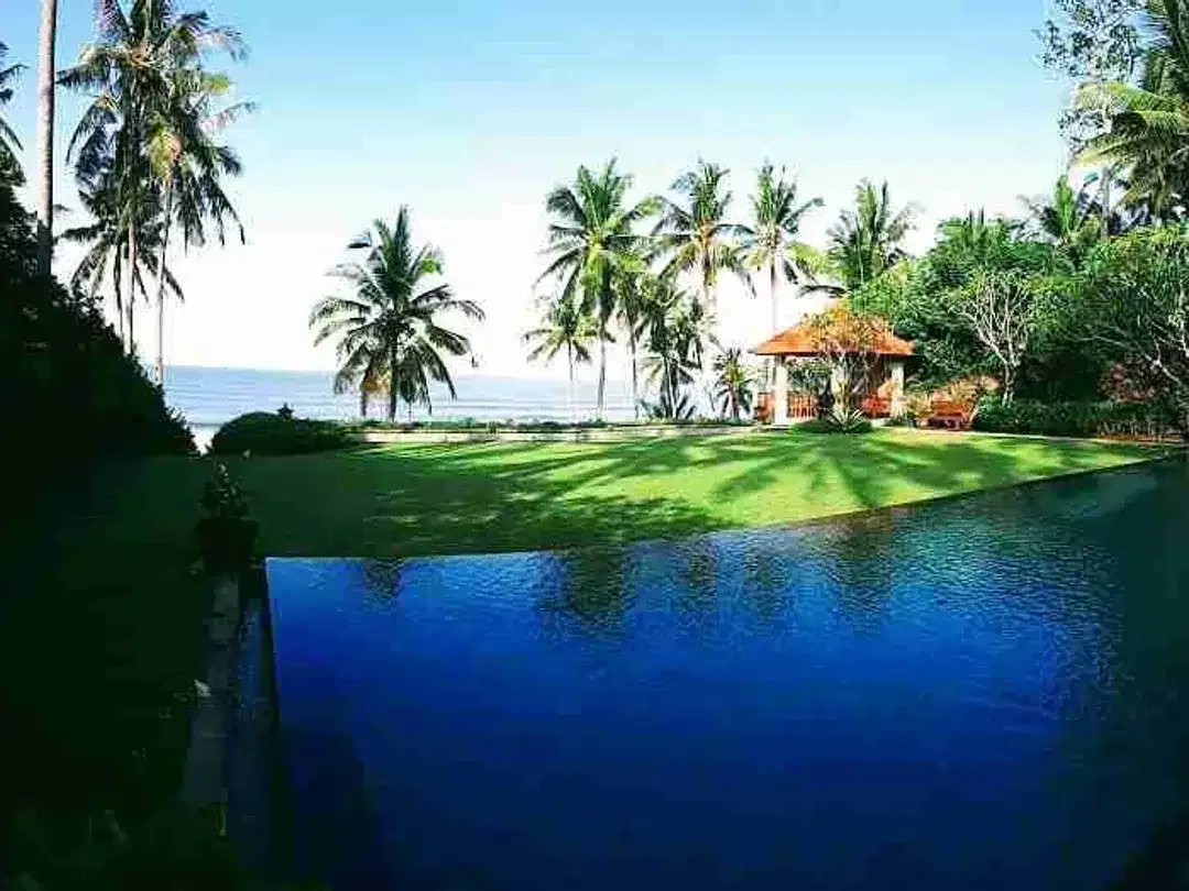 Villa Mewah Tepi Pantai Soka Tabanan 6KT SHM Lengkap - Image 1 of 10