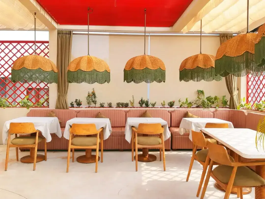 DOWN PRICE! TURNKEY LEASEHOLD RESTAURANT FOR SALE IN BATUBOLONG CANGGU - Image 1 of 7