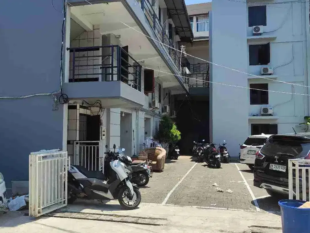 Kost Eksklusif 3 Lantai Full Penghuni di Gelogor Carik Denpasar - Image 1 of 9