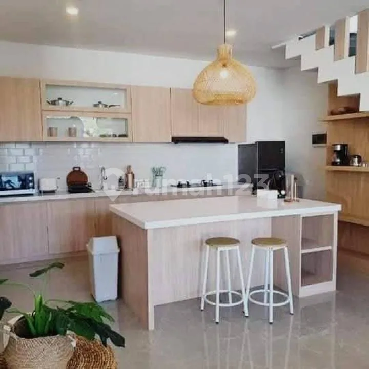 Villa Lokasi Strategis Diperbukitan Luas Furnished Pool di Pecatu - Image 3 of 4