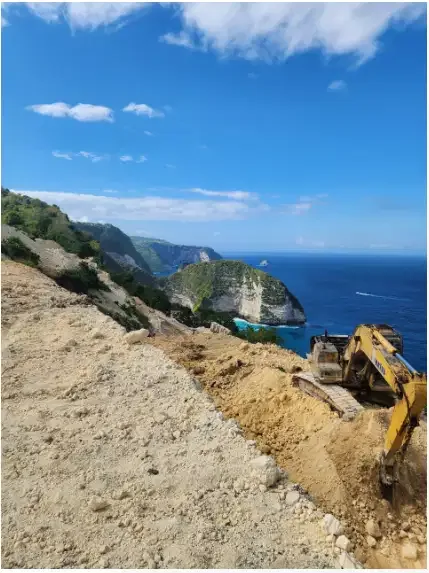 Land Near Sea Cliff Of Nusa Penida Beach - Image 6 of 10