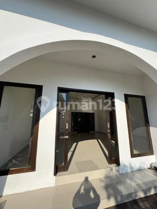 Beautiful Private 3-Bedroom House With Large Pool In Canggu | Vb 064 - Image 3 of 4