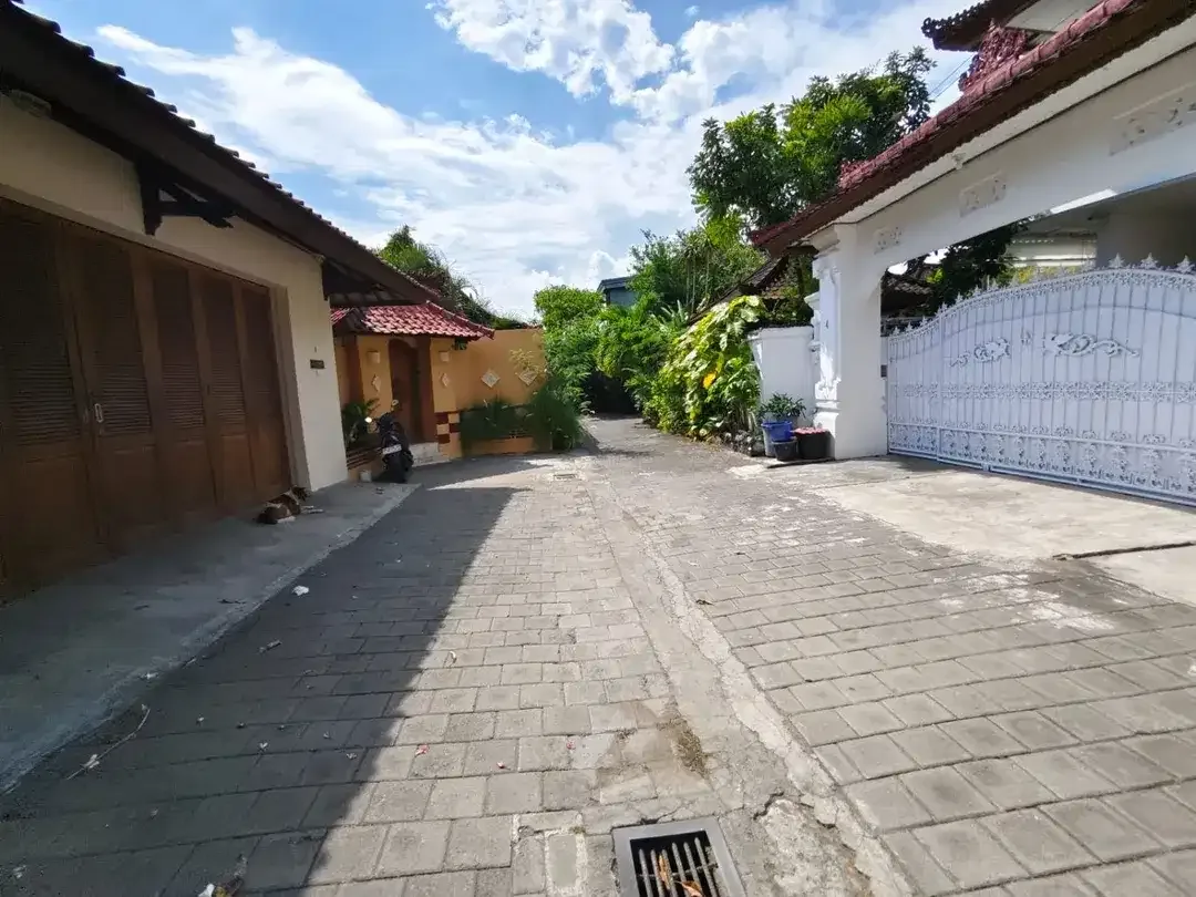 rumah strategis 2 lantai di sanur,kawasan villa, dkt mall,pantai, RS - Image 3 of 10