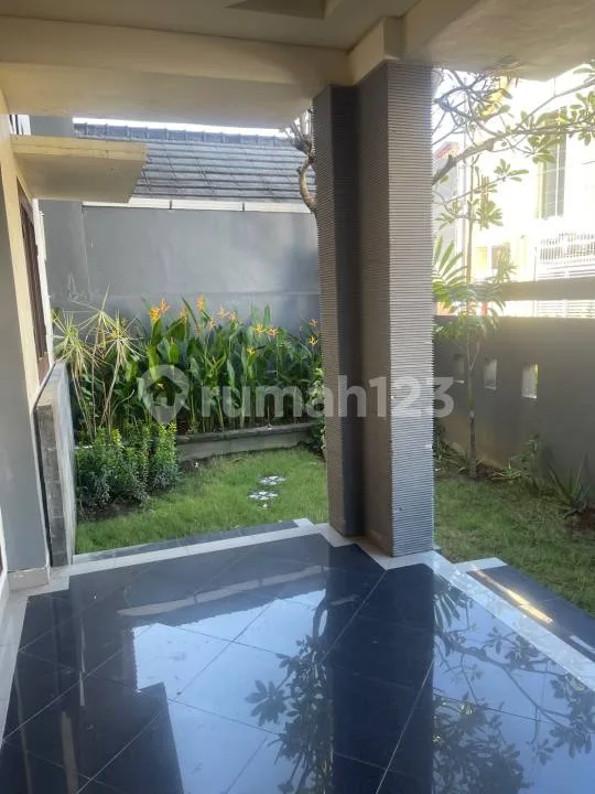 Disewakan Rumah Lingkungan Nyaman Dalam Kota Sangat Strategis - Image 3 of 4