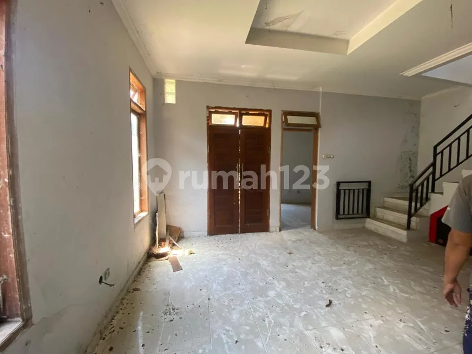 Rumah 2 Lantai Luas di Jalan Utama Bung Tomo Denpasar Area Strategis Cocok untuk Berbagai Usaha Akses Jalan Lebar - Image 3 of 4