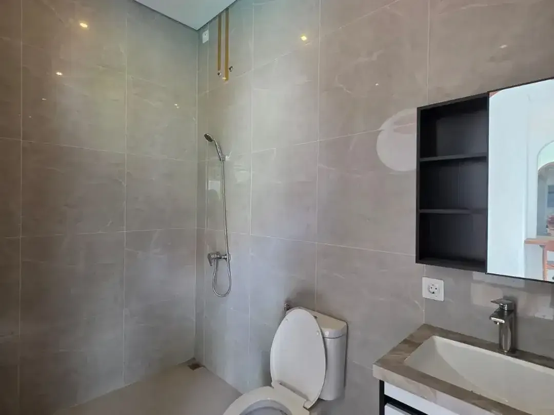VILLA READY PRIVAT POOL LAHAN LUAS SEMI FURNISHED DI NUSA DUA - Image 6 of 8