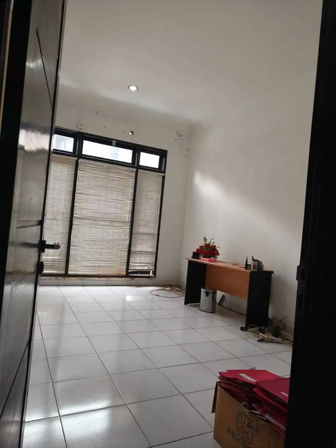 FOR SELL GUDANG DAN KANTOR 2 LT SANGAT LUAS DI RENON PUSAT KOTA BALI - Image 8 of 9