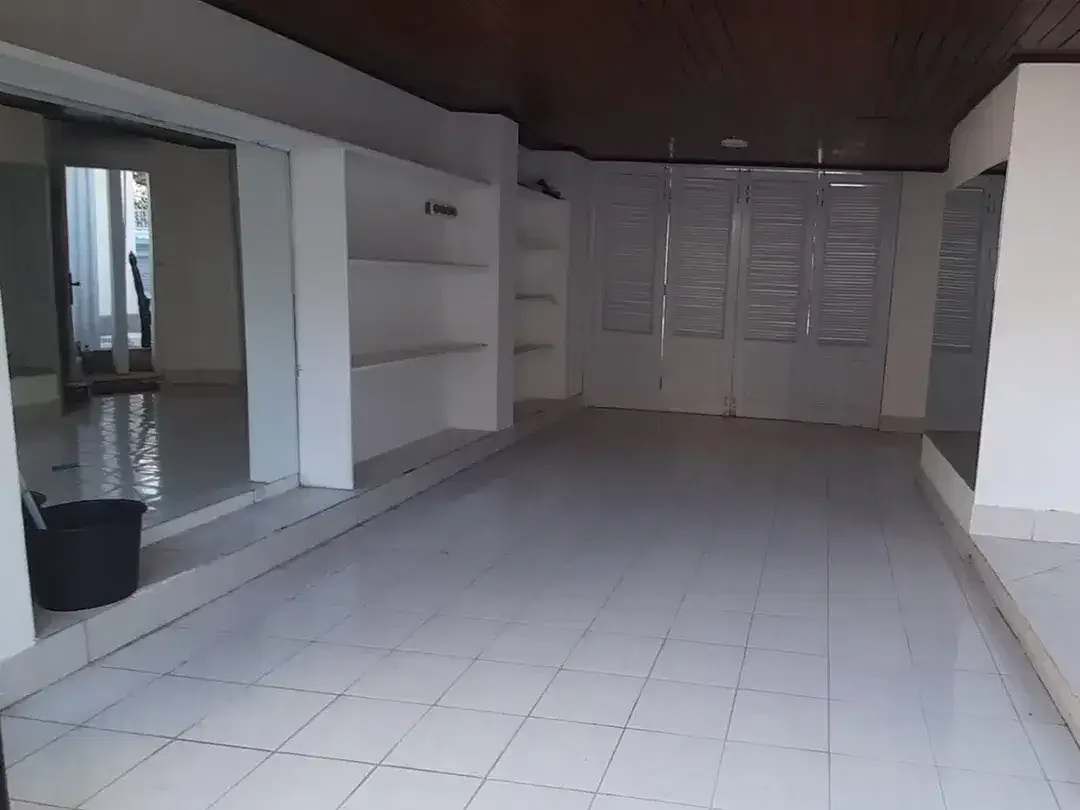 For Sale House  Dijual rumah semi villa  lantai 2 area tuban semi furnish dekat bandara ngurah rai badung - Image 10 of 10