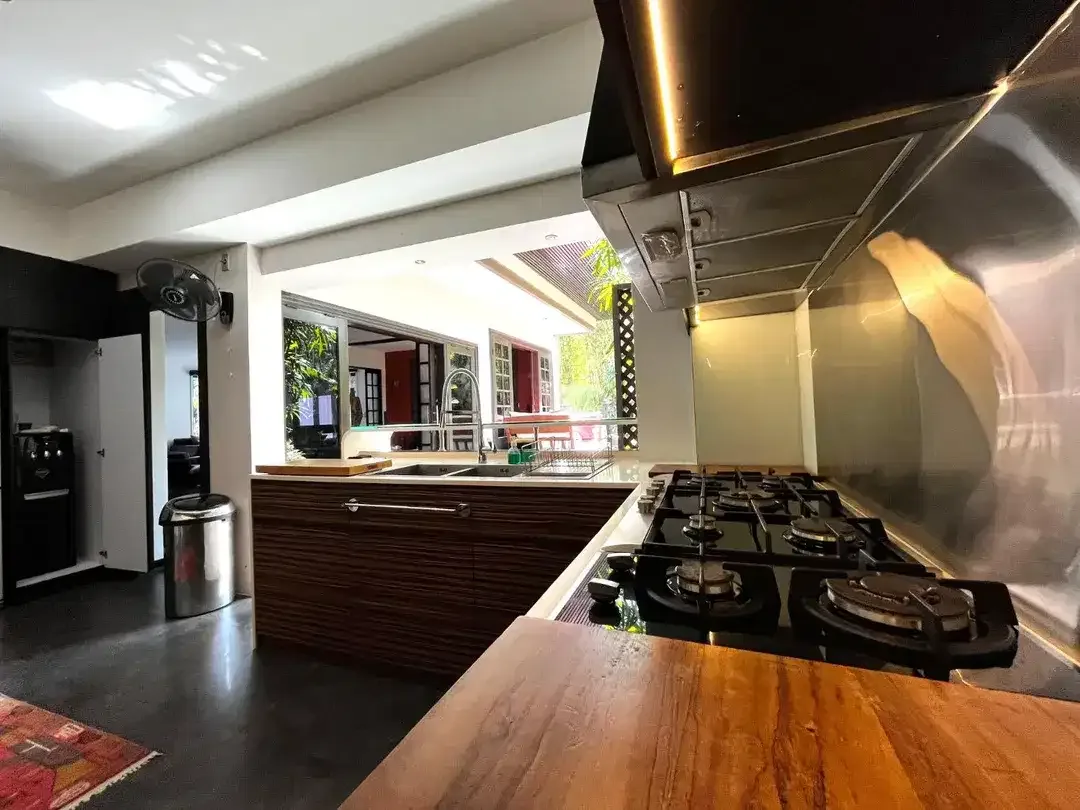 DIJUAL VILLA MEWAH FREEHOLD – PURI GADING, JIMBARAN - Image 2 of 10