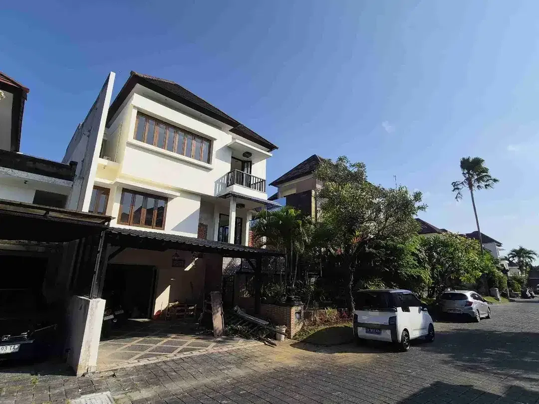 Rumah Style Villa One Gate Renon Dekat Sanur - Image 1 of 10