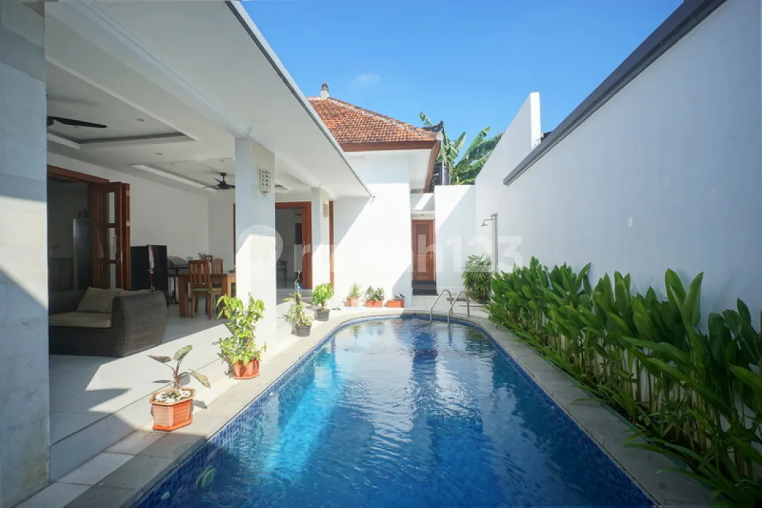 Leasehold 19 Years! 3 Bedroom Villa At Strategic Location In Sanur - Image 2 of 4