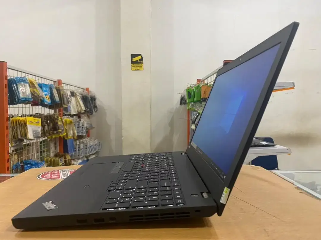 Lenovo ThinkPad P50S Core i7Gen6 Ram 16Gb SSD 256GB NvidIa 2GB Mulus - Image 5 of 10