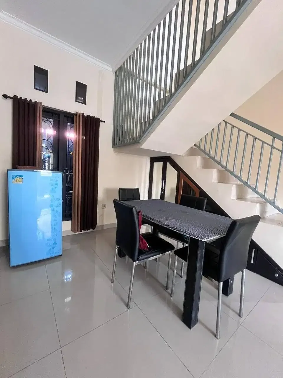 Rumah 2 Lantai Fully Furnished di Pusat Kota Denpasar - Image 10 of 10