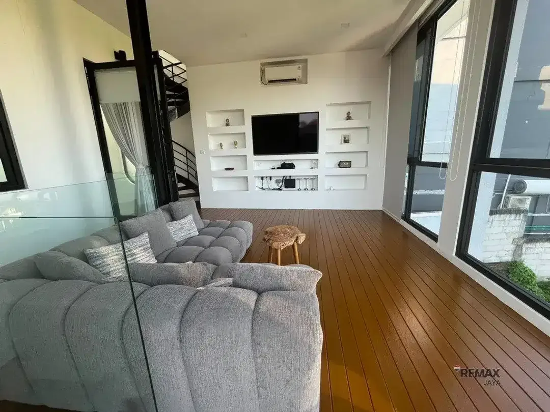 Fully Furnished 2-Bedroom Villa For Sale In Tumbak Bayuh, Canggu - Image 3 of 10