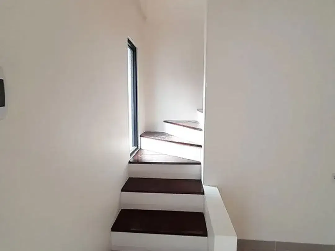 AMS-022.AND  Dijual 1 unit Modern Minimalis Townhouse Brand New Eksklusif di Padangsambian - Denpasar Barat - Image 8 of 10