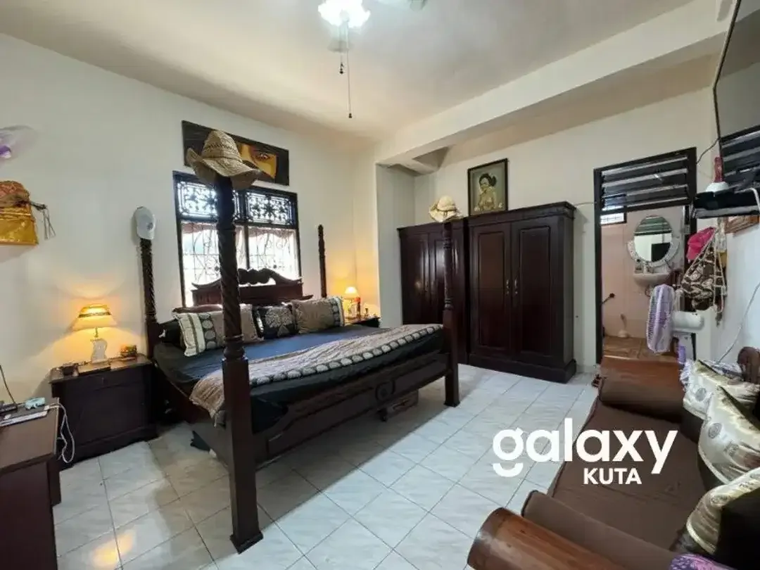 DIJUAL RUMAH SEMI VILLA 2 LANTAI + ROOFTOP DENGAN VIEW PERKOTAAN DI TUBAN BADUNG - Image 10 of 10