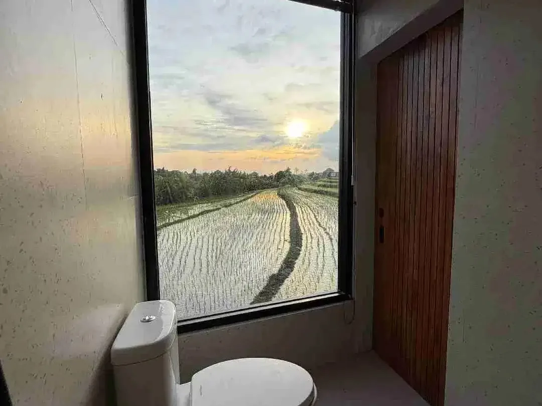 Rent Villa Br Gress 260m2 Ada Rooftop View Sawah Furnish Tumbak Bayuh - Image 10 of 10