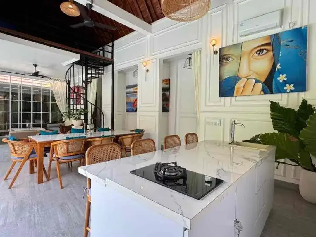 Villa PREMIUM Strategis Jl Bumbak Umalas Kerobokan - Image 5 of 10