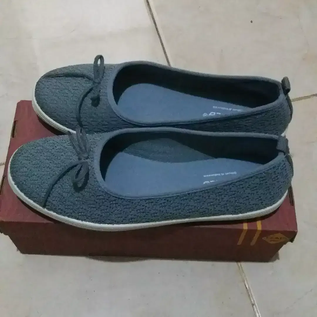 Sepatu Slip On Santica uk. 38 - Image 1 of 2