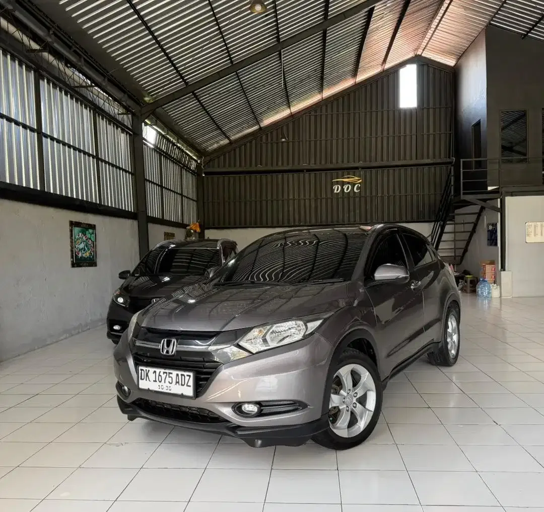 HRV E Cvt 2015 asli bali - Image 1 of 9