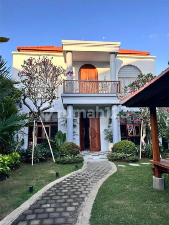 Villa 3Br + Apartemen 2Br di Renon - Image 1 of 4