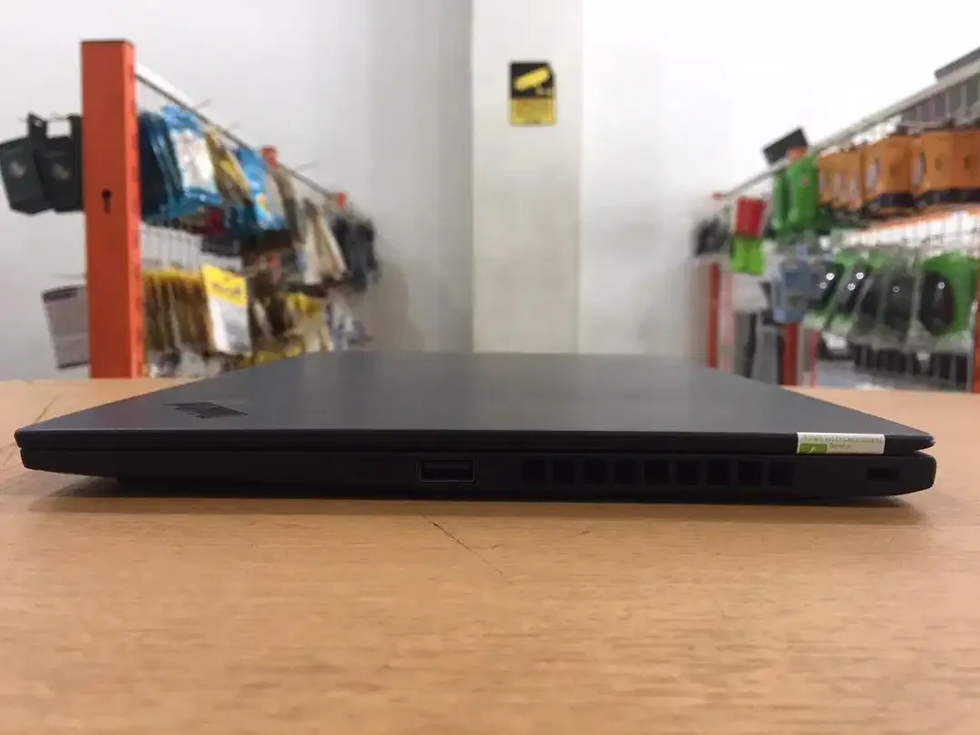Lenovo ThinkPad X1 Carbon 8th Core i7Gen10 Ram 16GB SSD 256GB Mulus - Image 5 of 10