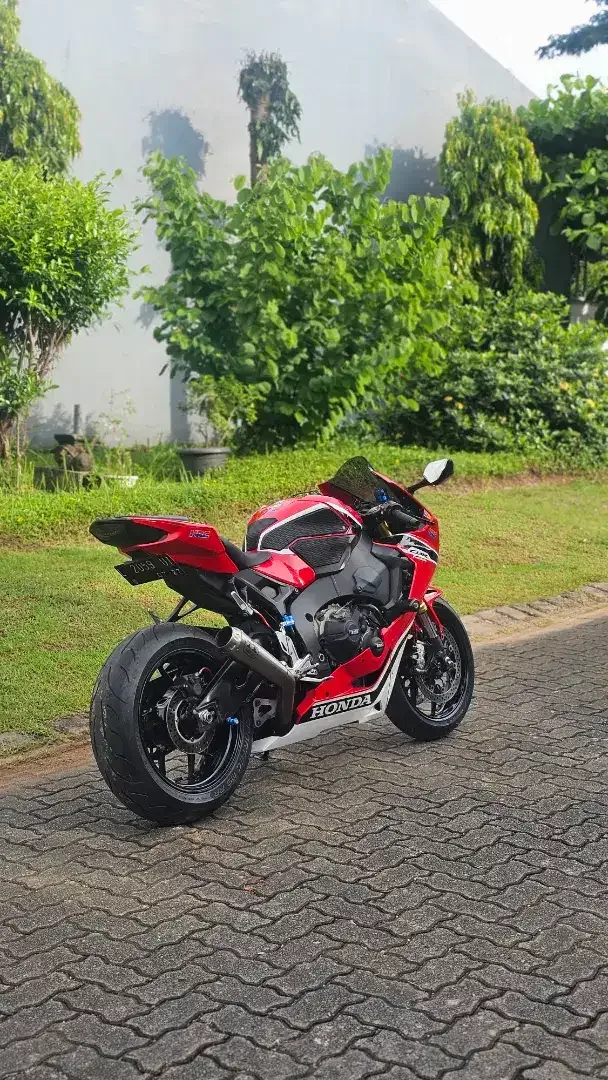 Honda CBR Fireblade 2018 Red, cakep, modif banyak, full mulus, low km - Image 3 of 10