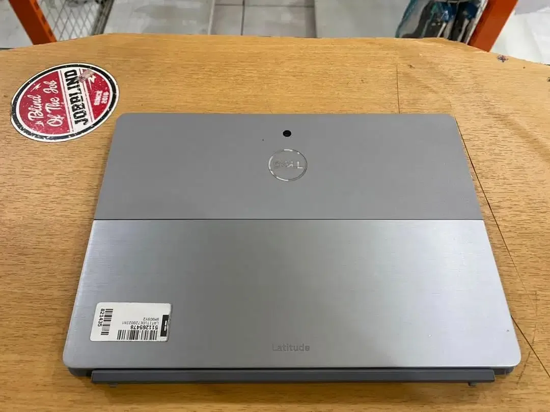 DELL Latitude E7200 2in1 Core i5Gen8 Ram 8GB SSD 256GB Touchscren Slim - Image 10 of 10