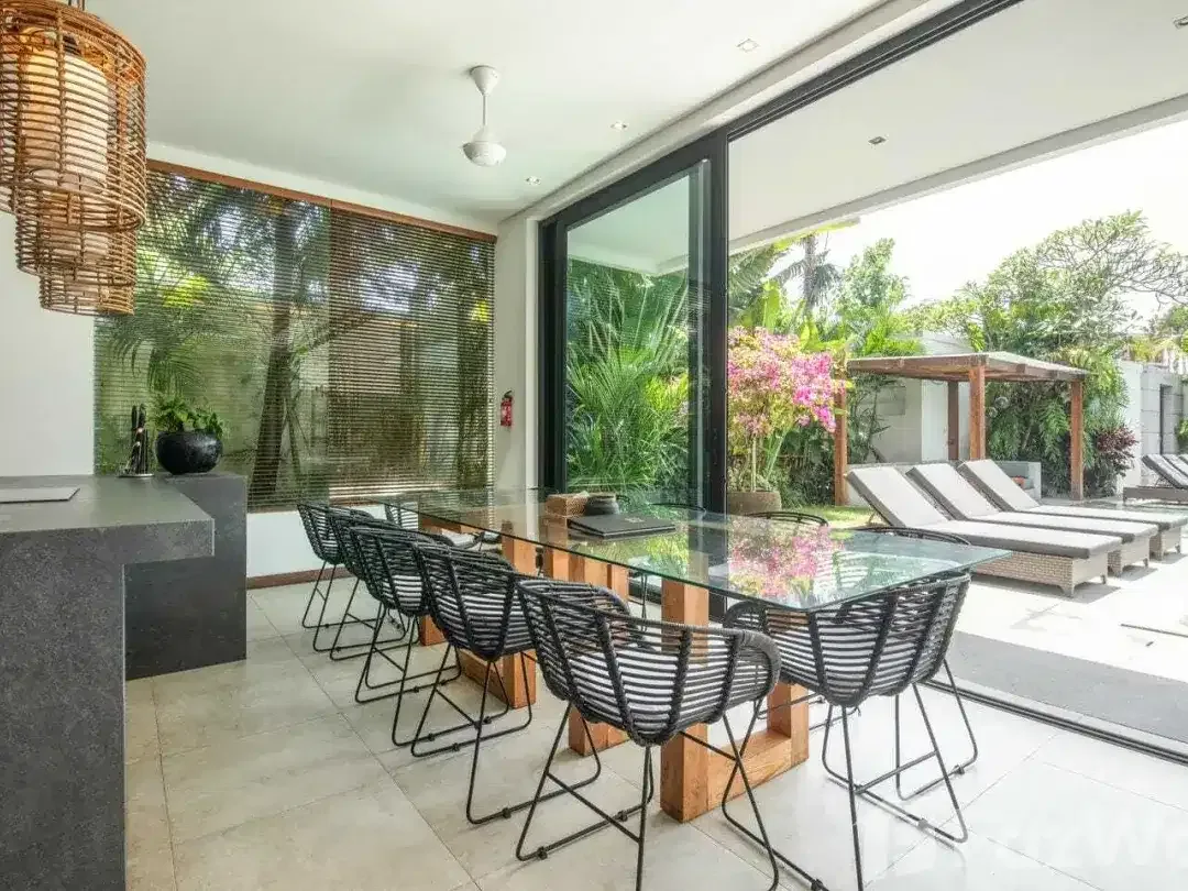 5 Bedroom Villa for sale in Berawa, Bali - Image 6 of 10