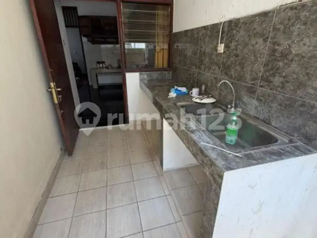 Prime Central Renon House Or Office For Rent, 370Sqm Land, 3Br, Idr 250 Million/Year - Image 1 of 5