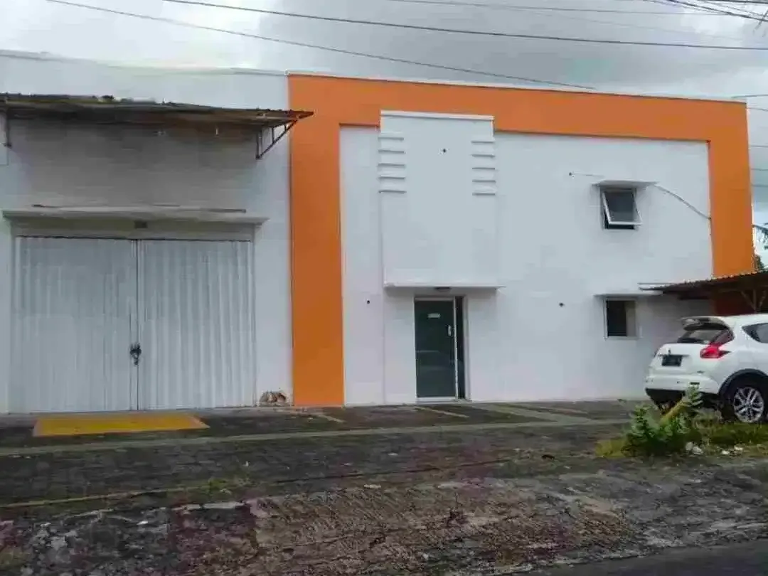 jual gudang luas 9 are akses container masuk 100 m dari Gatot Subroto Barat Denpasar - Image 1 of 9