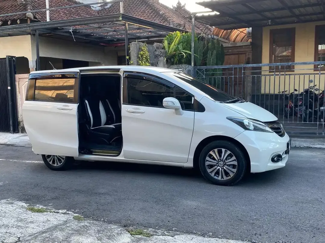 HONDA FREED PSD 2015 AT - PUTIH - Image 8 of 10