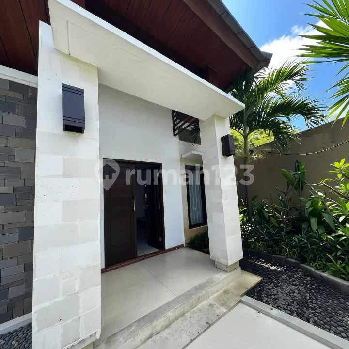 Di Jual Rumah Semi Villa di Kawasan Perumahan 2 Gate Sistem di Taman Giri Asri Nusa Dua - Image 2 of 4