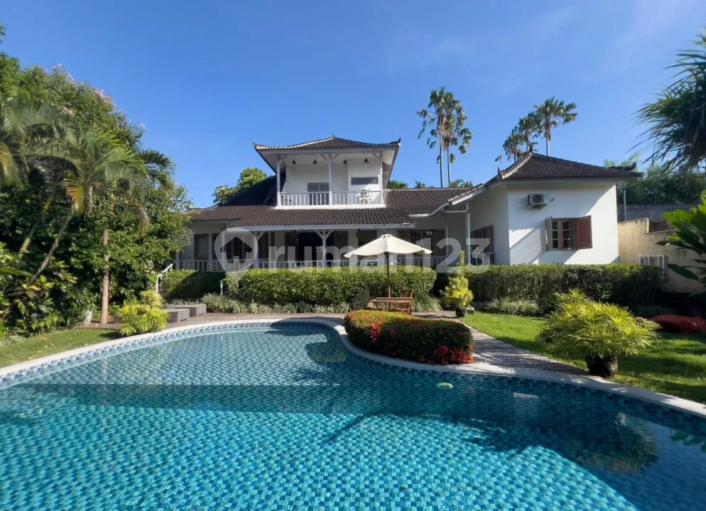 Leasehold 24 Years Villa Padang Tawang Babakan Canggu - Image 1 of 4