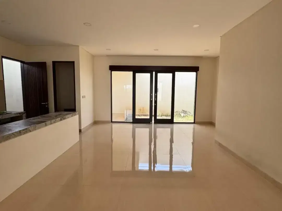 RUMAH SEMI VILLA SANGAT NYAMAN 3BR DEKAT PANTAI LIMA CANGGU BALI - Image 9 of 10