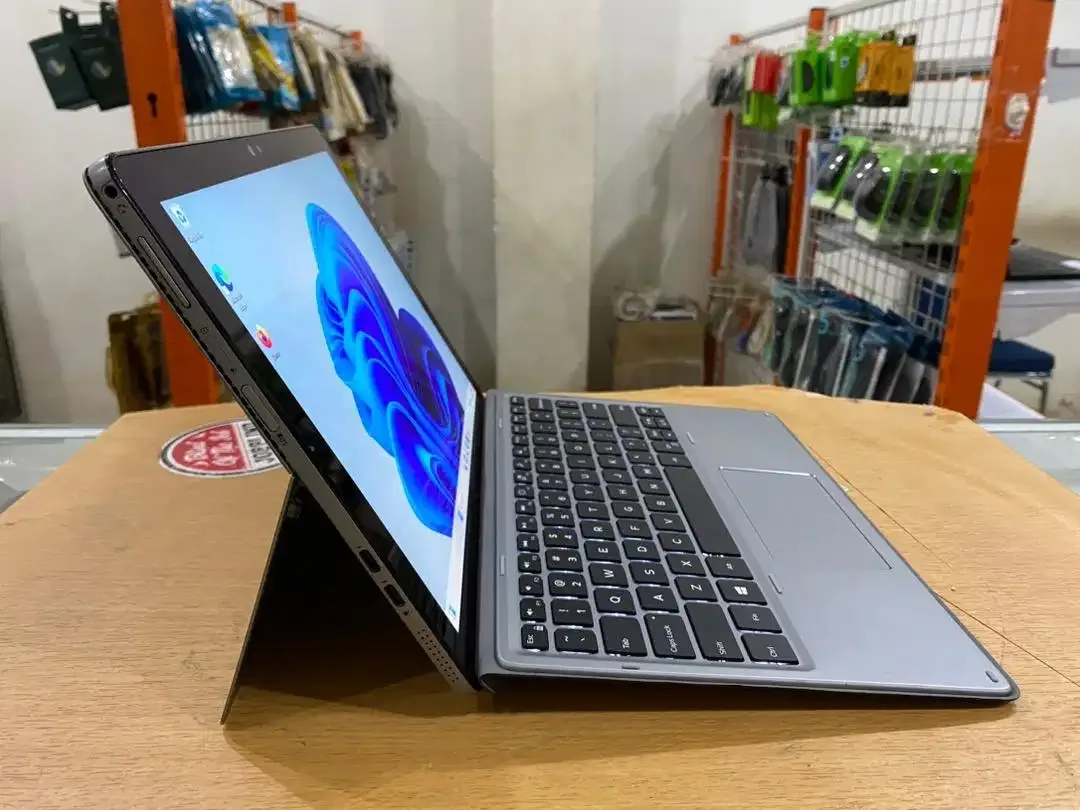 DELL Latitude E7200 2in1 Core i5Gen8 Ram 8GB SSD 256GB Slim Touchscren - Image 4 of 10