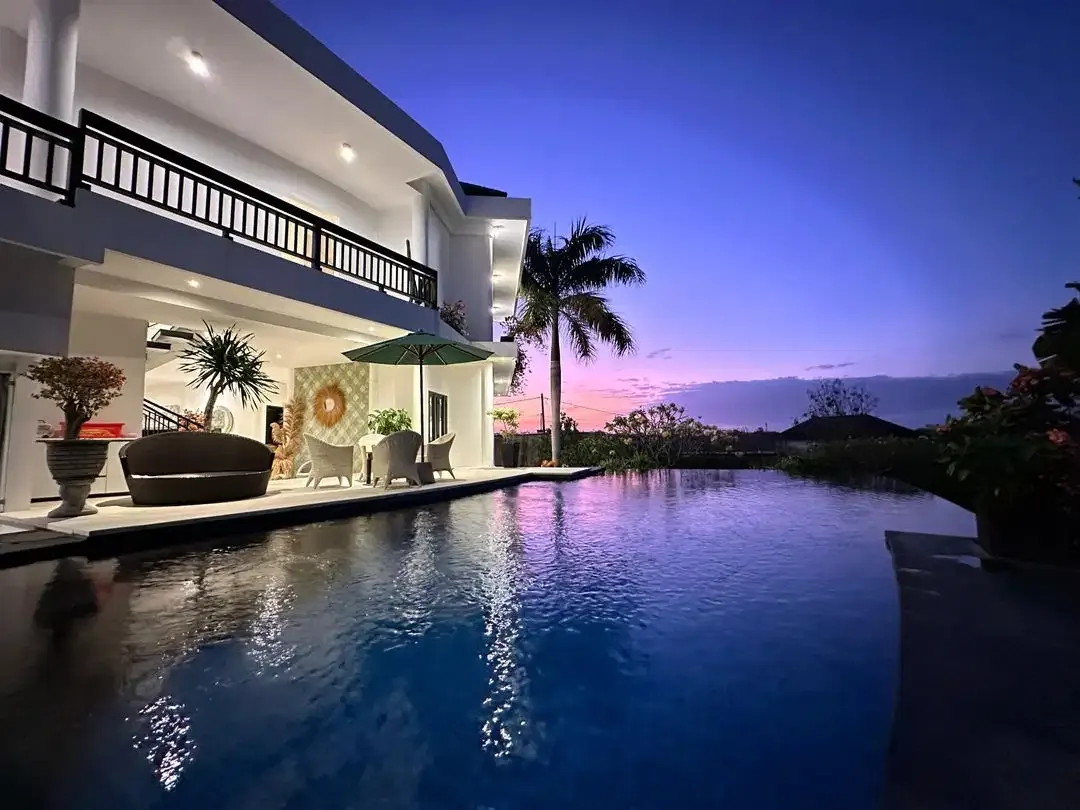 Luxury Spacious Villa Beautiful View in Nusa Dua Near STP Dharmawangsa - Image 1 of 10