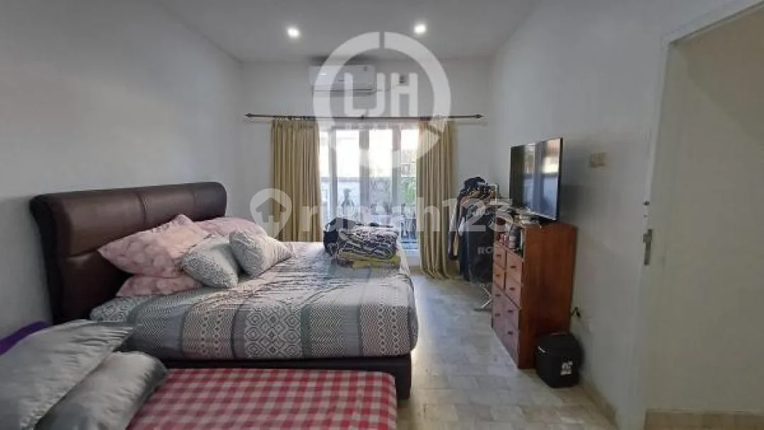 House In Residential Area, Well Maintained, Semi Furnished, Near To Jimbaran Beach, Ayana Resort Bali And Samasta Lifestyle Village - Image 2 of 4