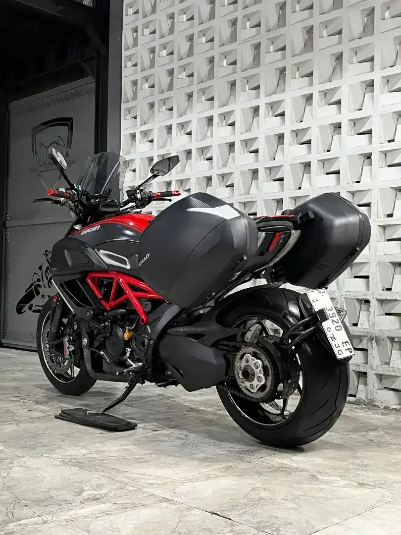 DUCATI DIAVEL CARBON 2011 ABS - Chintia Mustika - Image 4 of 10