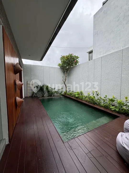 Villa di Selatan Ubud Garasi Full Furnished Ada Kolam Renang - Image 3 of 4