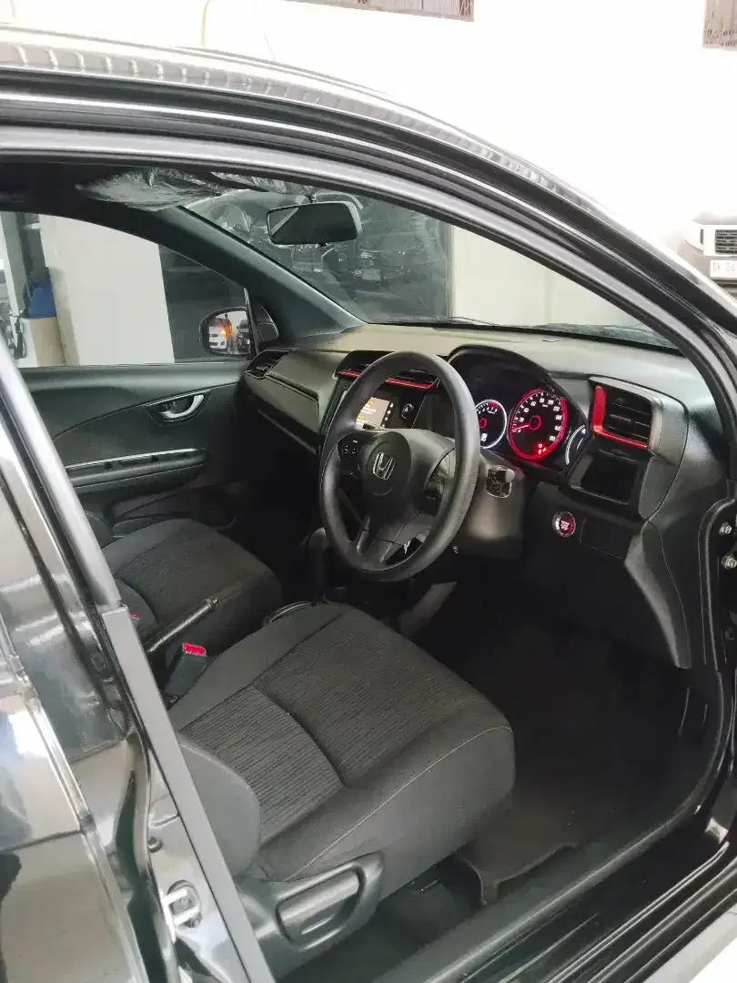 HONDA BRIO RS NEW MODEL ASLI BALI TANGAN PERTAMA AUTOMATIK - Image 5 of 7