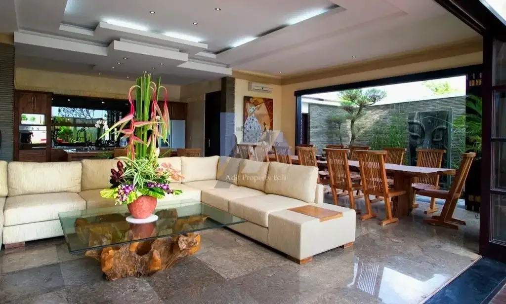 Villa Luxury Beach Front Seminyak Badung - Image 6 of 10