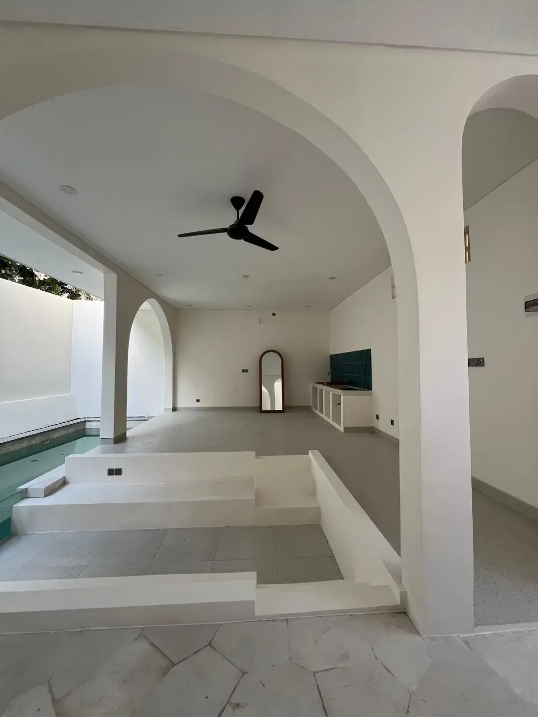 VILLA READY DESIGN SANTORINI AREA BEST CANGGU & BEST INVESTMENT - Image 9 of 10