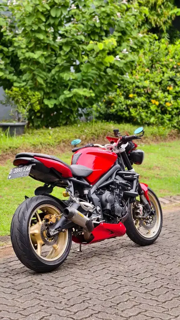 Triumph Street Triple 675 2012 FP,  modif banyak, cakep, siap gas - Image 4 of 10
